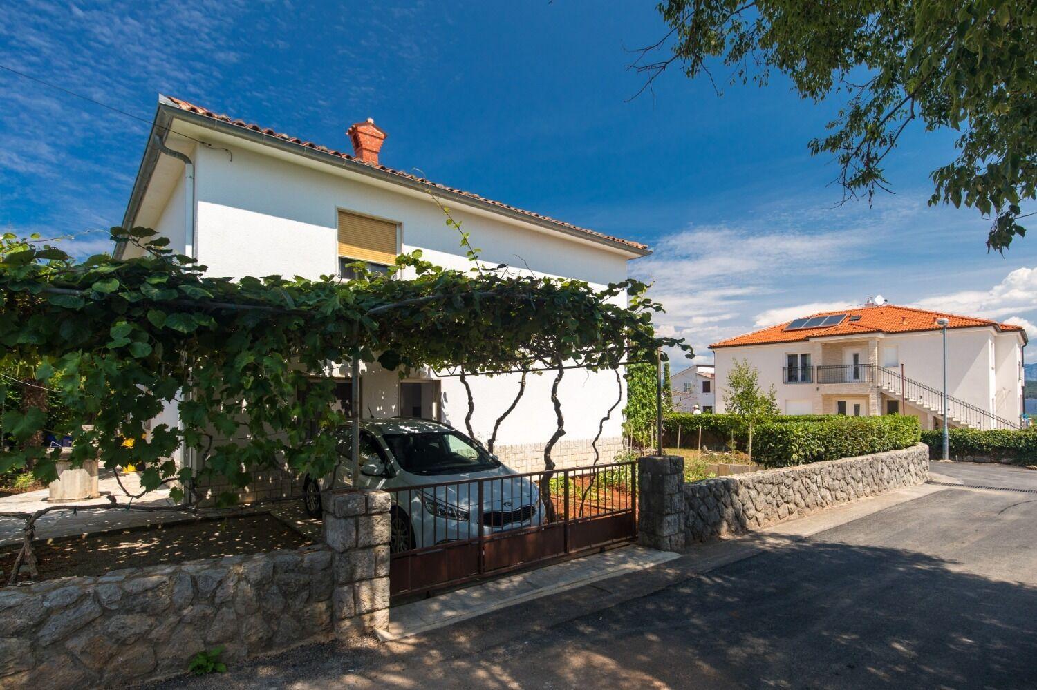 Apartments Kate - 100 M From Beach Malinska Esterno foto